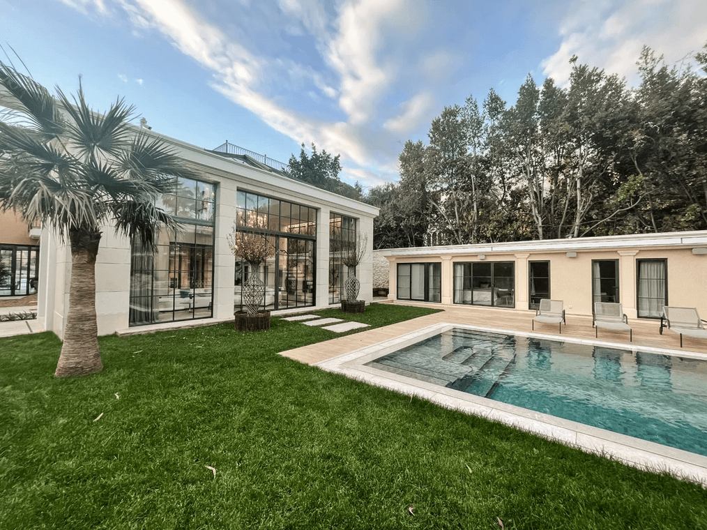 Seaside Villa 1